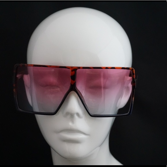 Accessories - ❣️last pair ❣️Unisex oversized sunglasses 🕶